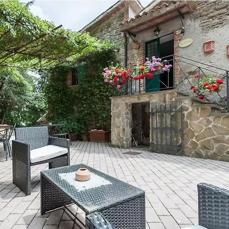 Guesthost - Casale Gli Angeli - Charming With Garden And Parking!