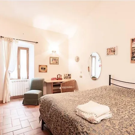 Guesthost - Casale Gli Angeli - Charming With Garden And Parking! Appartamento Gubbio