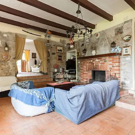 Guesthost - Casale Gli Angeli - Charming With Garden And Parking!