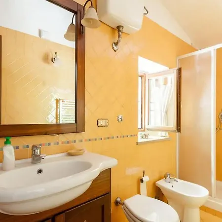 公寓 Casale Gli Angeli-charming With Garden And Parking!